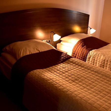 Hotel Nekla ภายนอก รูปภาพ