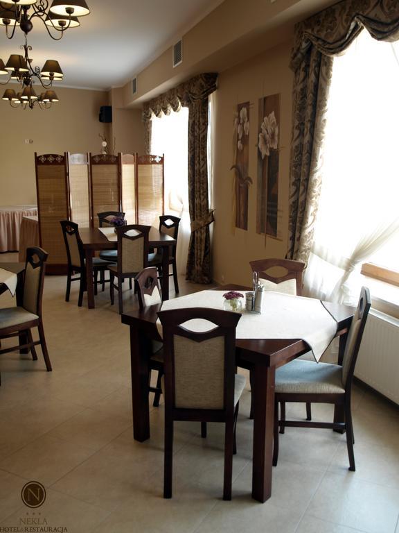 Hotel Nekla ภายนอก รูปภาพ